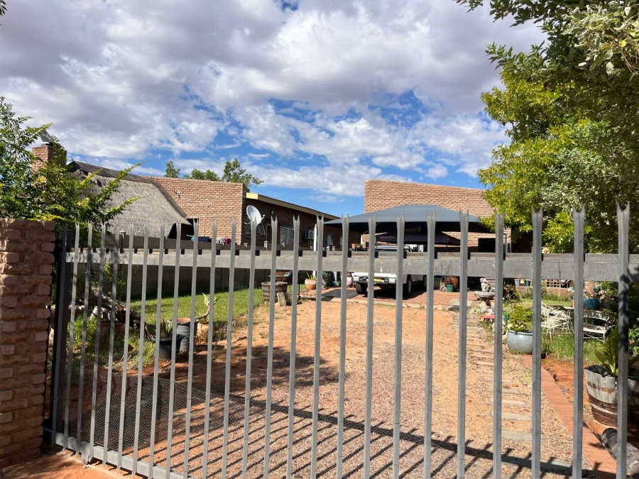 4 Bedroom Property for Sale in Keidebees Northern Cape